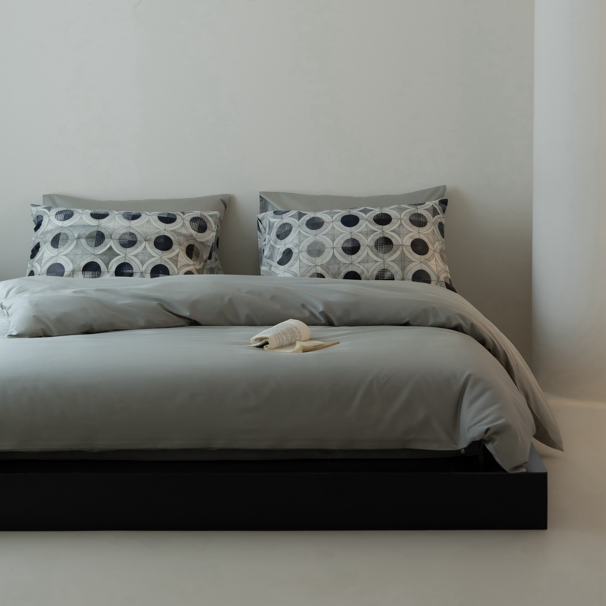 91家纺网 家纺一手货源 找家纺 涞澳家纺 2025新款全棉纯棉贡缎六件套(素色四件套+印花枕套） 辛德