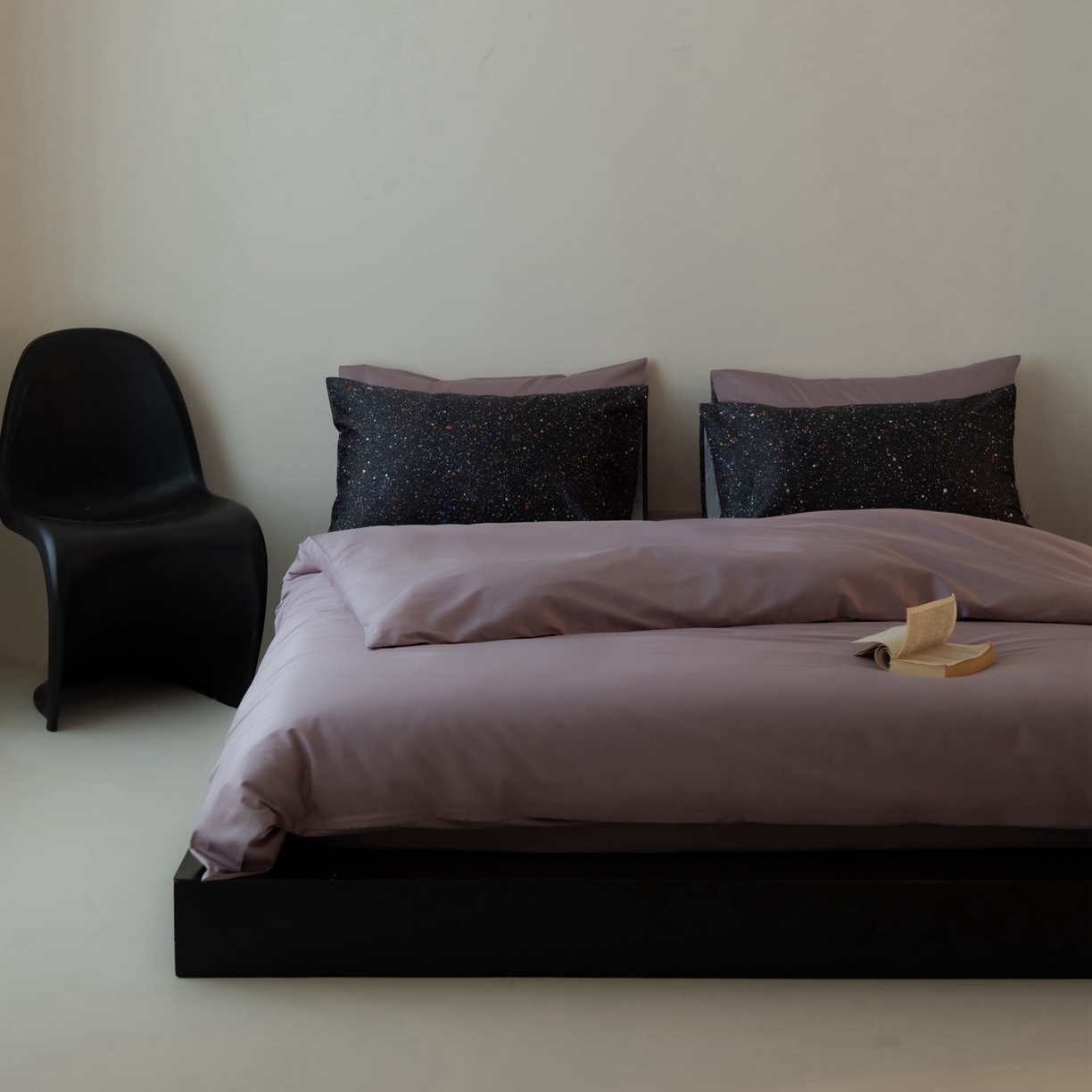 91家纺网 家纺一手货源 找家纺 涞澳家纺 2025新款全棉纯棉贡缎六件套(素色四件套+印花枕套） 星月夜