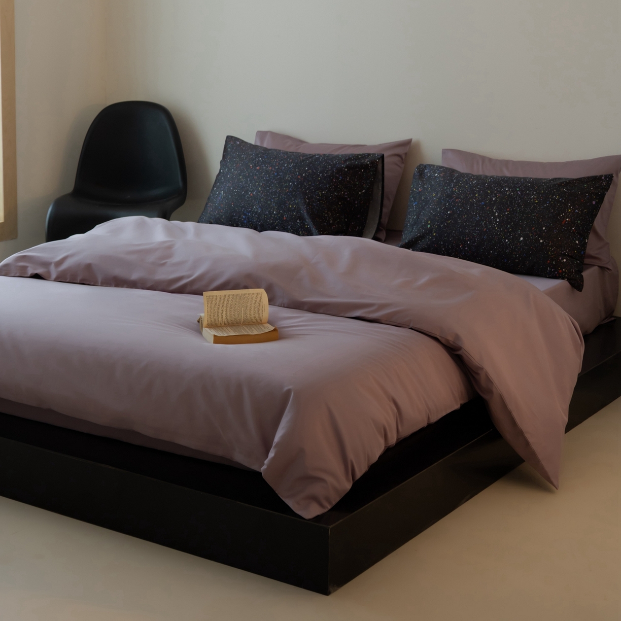 91家纺网 家纺一手货源 找家纺 涞澳家纺 2025新款全棉纯棉贡缎六件套(素色四件套+印花枕套） 星月夜