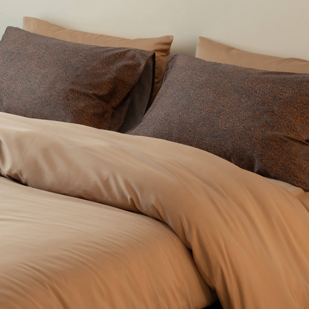 91家纺网 家纺一手货源 找家纺 涞澳家纺 2025新款全棉纯棉贡缎六件套(素色四件套+印花枕套） 野沐