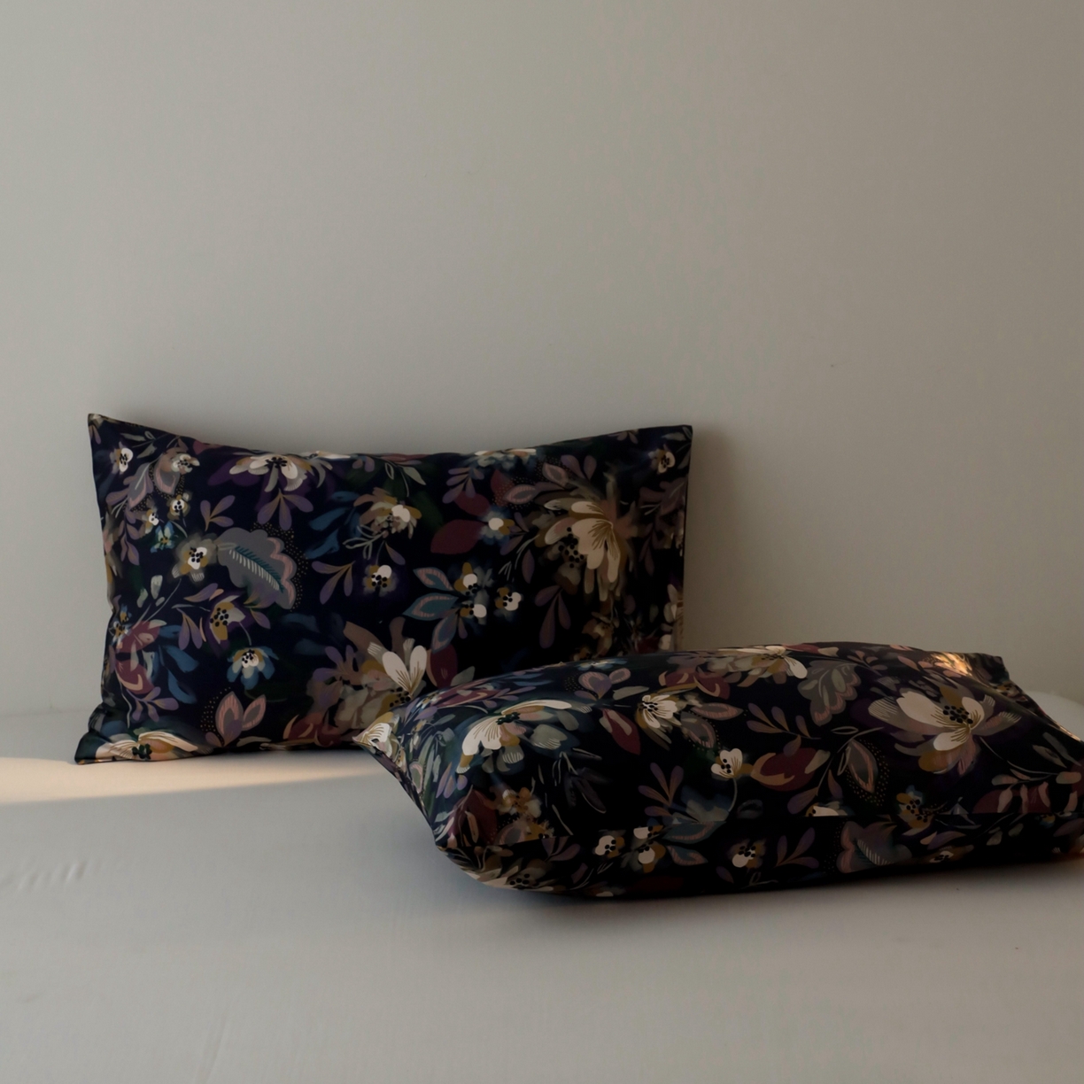 91家纺网 家纺一手货源 找家纺 涞澳家纺 2025新款全棉纯棉贡缎六件套(素色四件套+印花枕套） 澜花-枕套