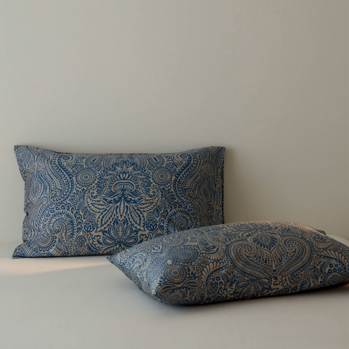 91家纺网 家纺一手货源 找家纺 涞澳家纺 2025新款全棉纯棉贡缎六件套(素色四件套+印花枕套） 赛娜-枕套