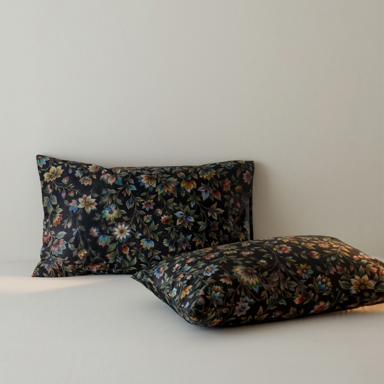 91家纺网 家纺一手货源 找家纺 涞澳家纺 2025新款全棉纯棉贡缎六件套(素色四件套+印花枕套） 月衫-枕套