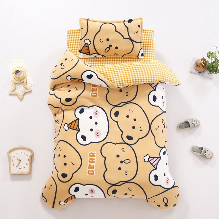 吉咪兔 2025新款儿童卡通牛奶绒双面绒幼儿园被子三件套六件套保暖被褥被套 呆萌小熊-黄