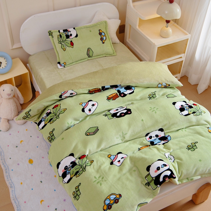 91家纺网 家纺一手货源 找家纺 吉咪兔 2025新款儿童卡通牛奶绒双面绒幼儿园被子三件套六件套保暖被褥被套 可爱熊猫