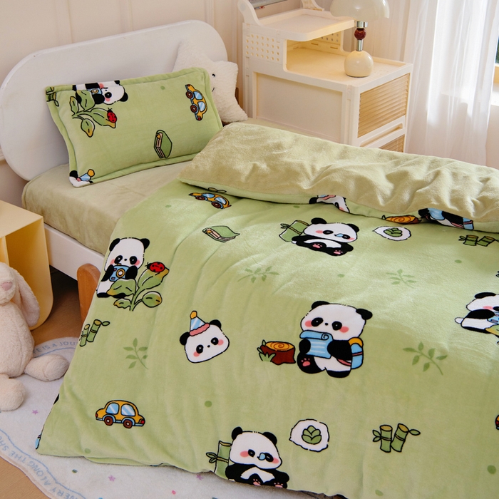 91家纺网 家纺一手货源 找家纺 吉咪兔 2025新款儿童卡通牛奶绒双面绒幼儿园被子三件套六件套保暖被褥被套 可爱熊猫