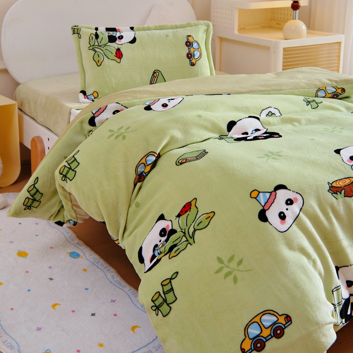 91家纺网 家纺一手货源 找家纺 吉咪兔 2025新款儿童卡通牛奶绒双面绒幼儿园被子三件套六件套保暖被褥被套 可爱熊猫
