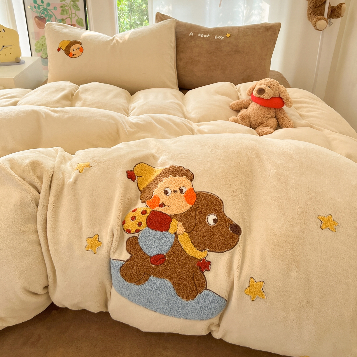 91家纺网 家纺一手货源 找家纺 如一 2025新款卡通毛巾绣系列牛奶绒四件套第一批 星星木马