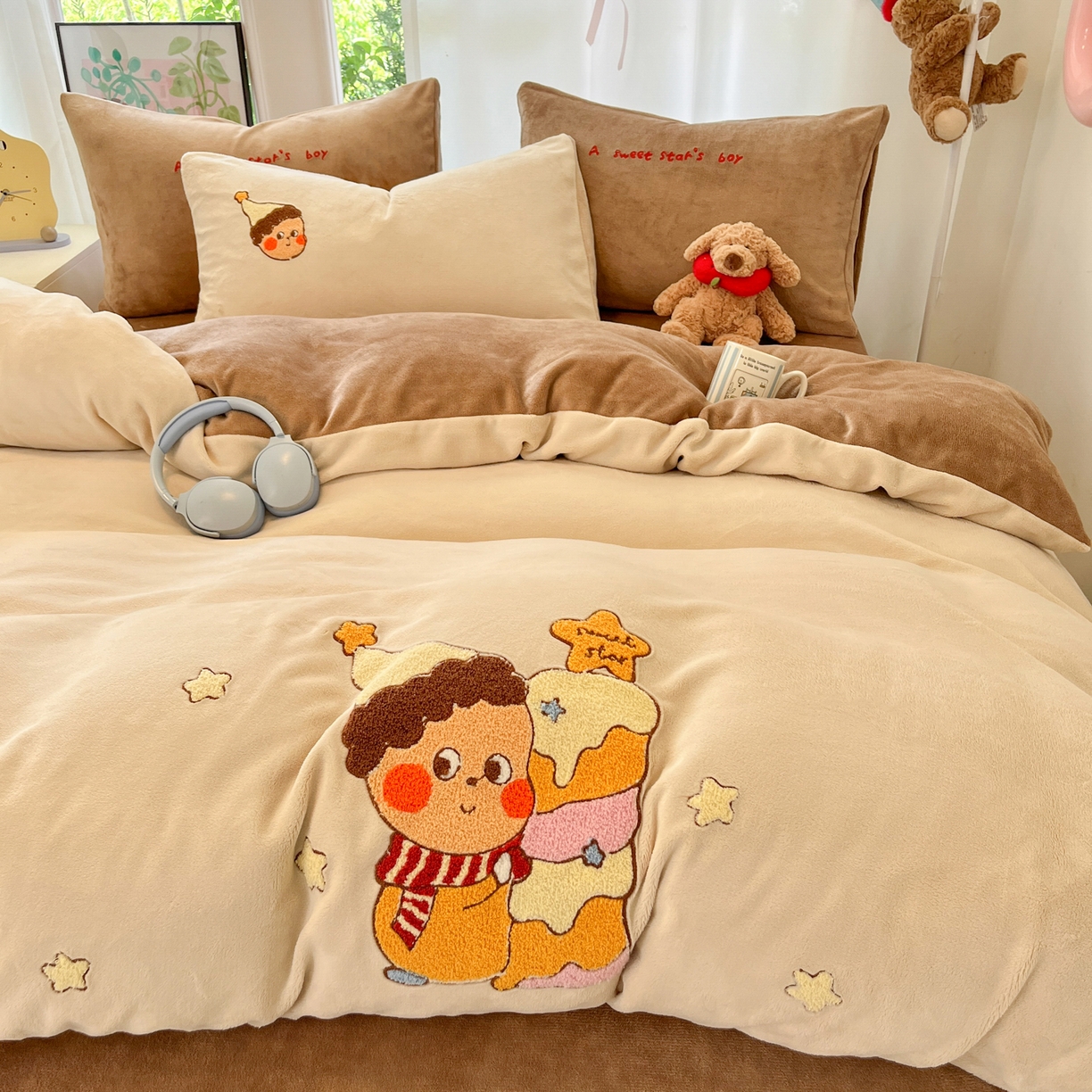 91家纺网 家纺一手货源 找家纺 如一 2025新款卡通毛巾绣系列牛奶绒四件套第一批 星星派对