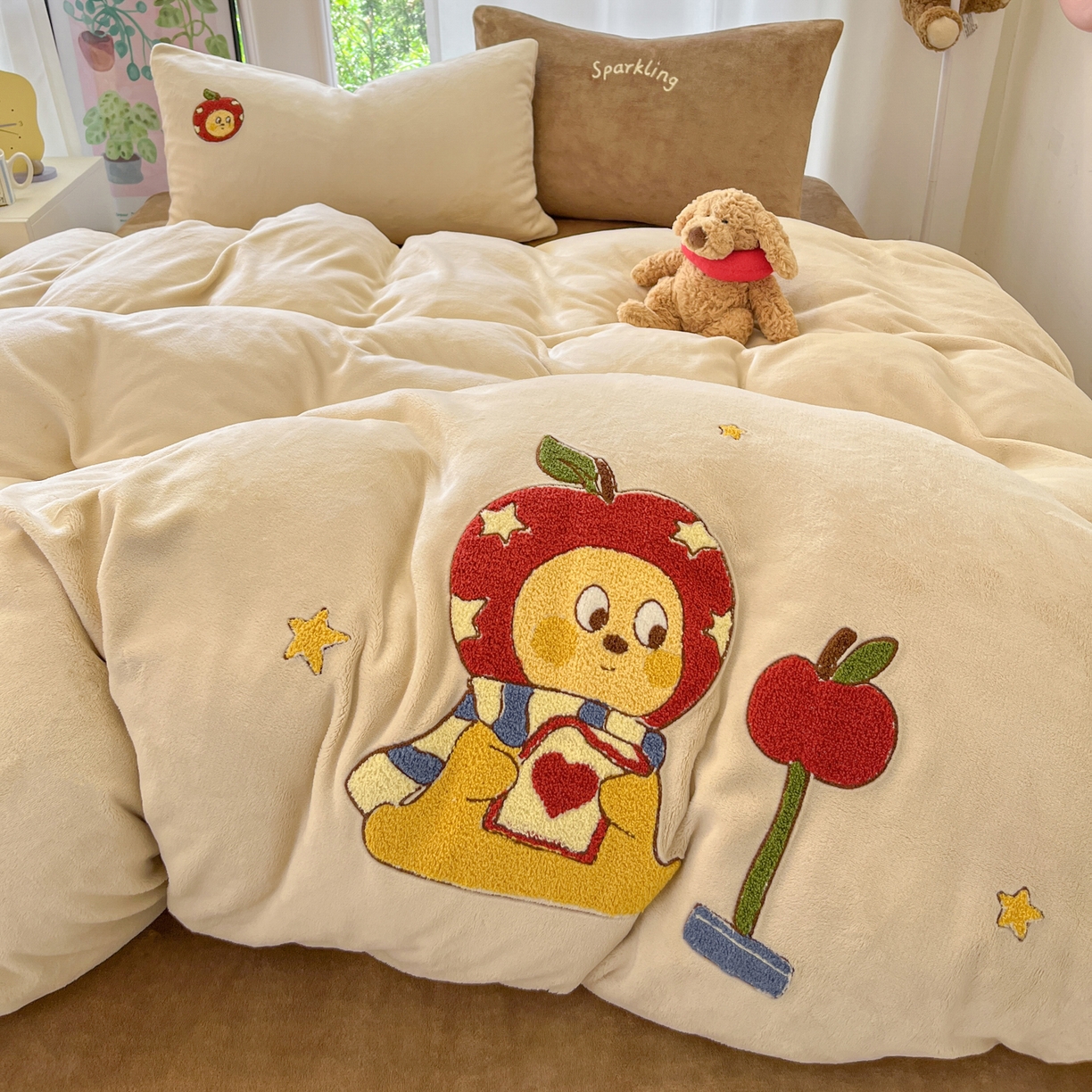 91家纺网 家纺一手货源 找家纺 如一 2025新款卡通毛巾绣系列牛奶绒四件套第一批 星星苹果