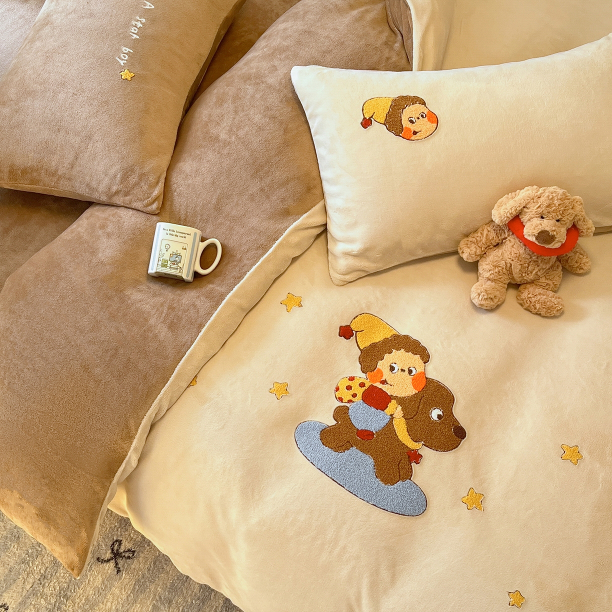 91家纺网 家纺一手货源 找家纺 如一 2025新款卡通毛巾绣系列牛奶绒四件套第一批 星星木马