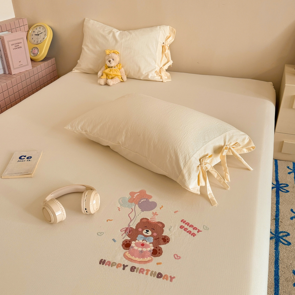 91家纺网 家纺一手货源 找家纺 漫仙阁家纺 2025新品云朵棉可爱风卡通烫画单床笠枕套三件套 小浣熊