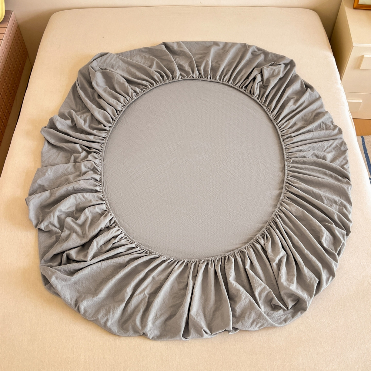 91家纺网 家纺一手货源 找家纺 漫仙阁家纺 2025新品云朵棉可爱风卡通烫画单床笠枕套三件套 狗狗家族