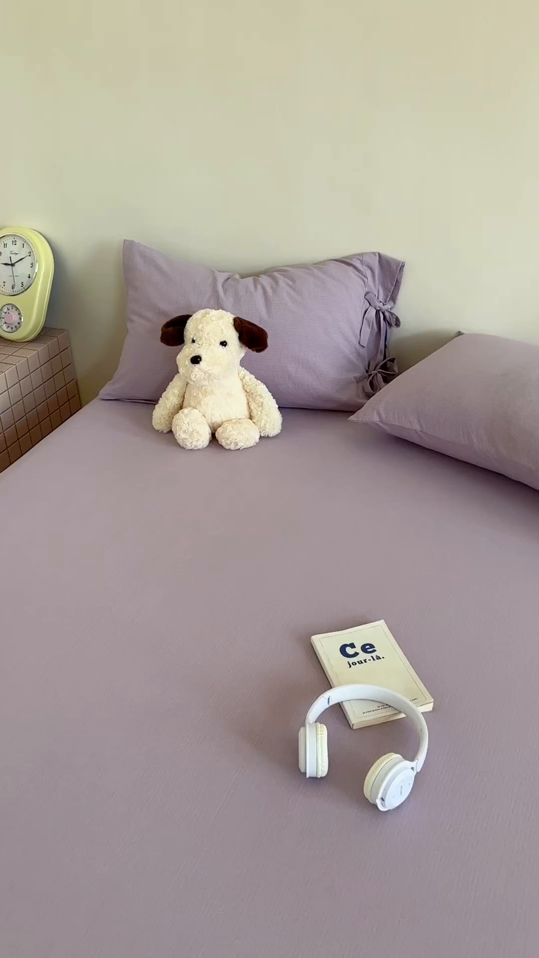 91家纺网 家纺一手货源 找家纺 漫仙阁家纺 2025新品云朵棉可爱风卡通烫画单床笠枕套三件套 邻家女孩