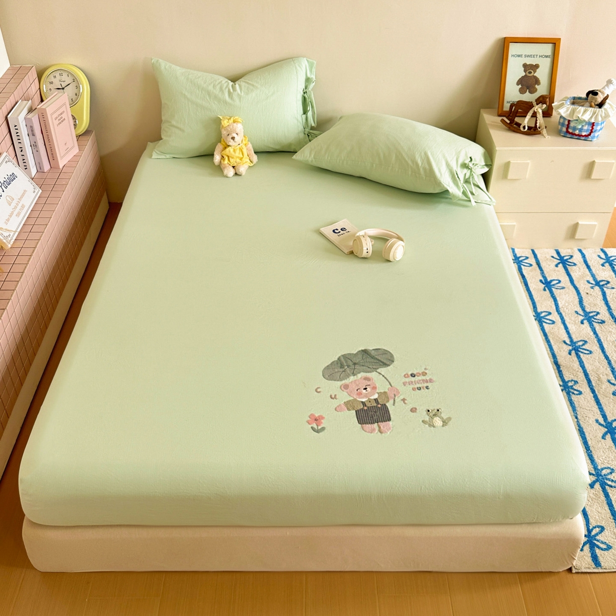 91家纺网 家纺一手货源 找家纺 漫仙阁家纺 2025新品云朵棉可爱风卡通烫画单床笠枕套三件套 小青蛙