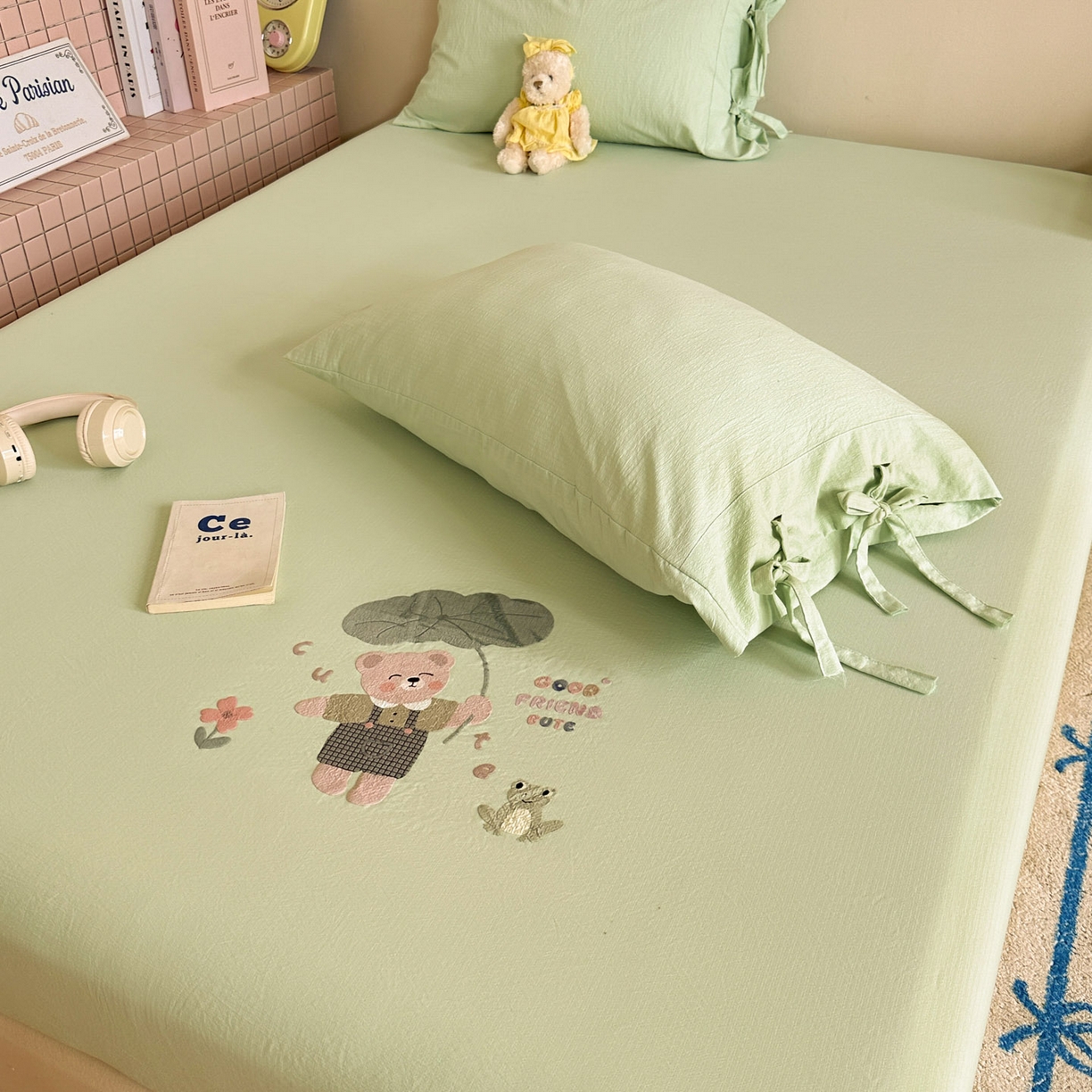 91家纺网 家纺一手货源 找家纺 漫仙阁家纺 2025新品云朵棉可爱风卡通烫画单床笠枕套三件套 小青蛙