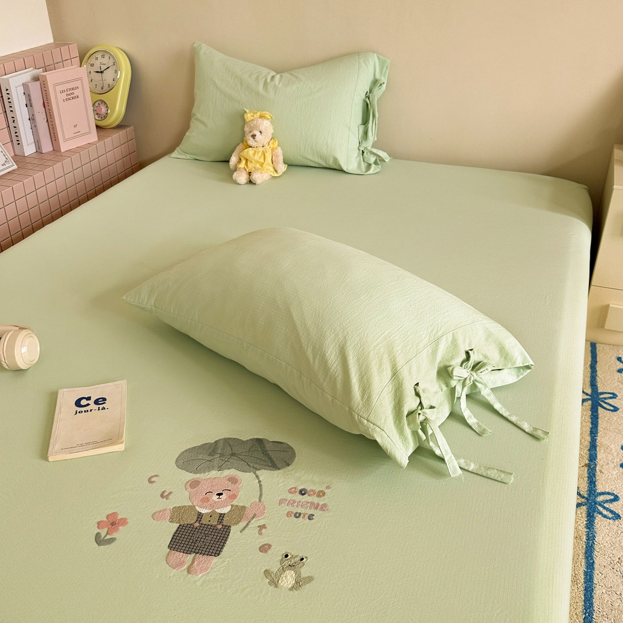 91家纺网 家纺一手货源 找家纺 漫仙阁家纺 2025新品云朵棉可爱风卡通烫画单床笠枕套三件套 小青蛙