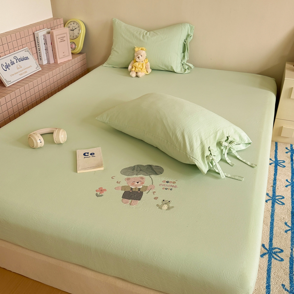 91家纺网 家纺一手货源 找家纺 漫仙阁家纺 2025新品云朵棉可爱风卡通烫画单床笠枕套三件套 小青蛙