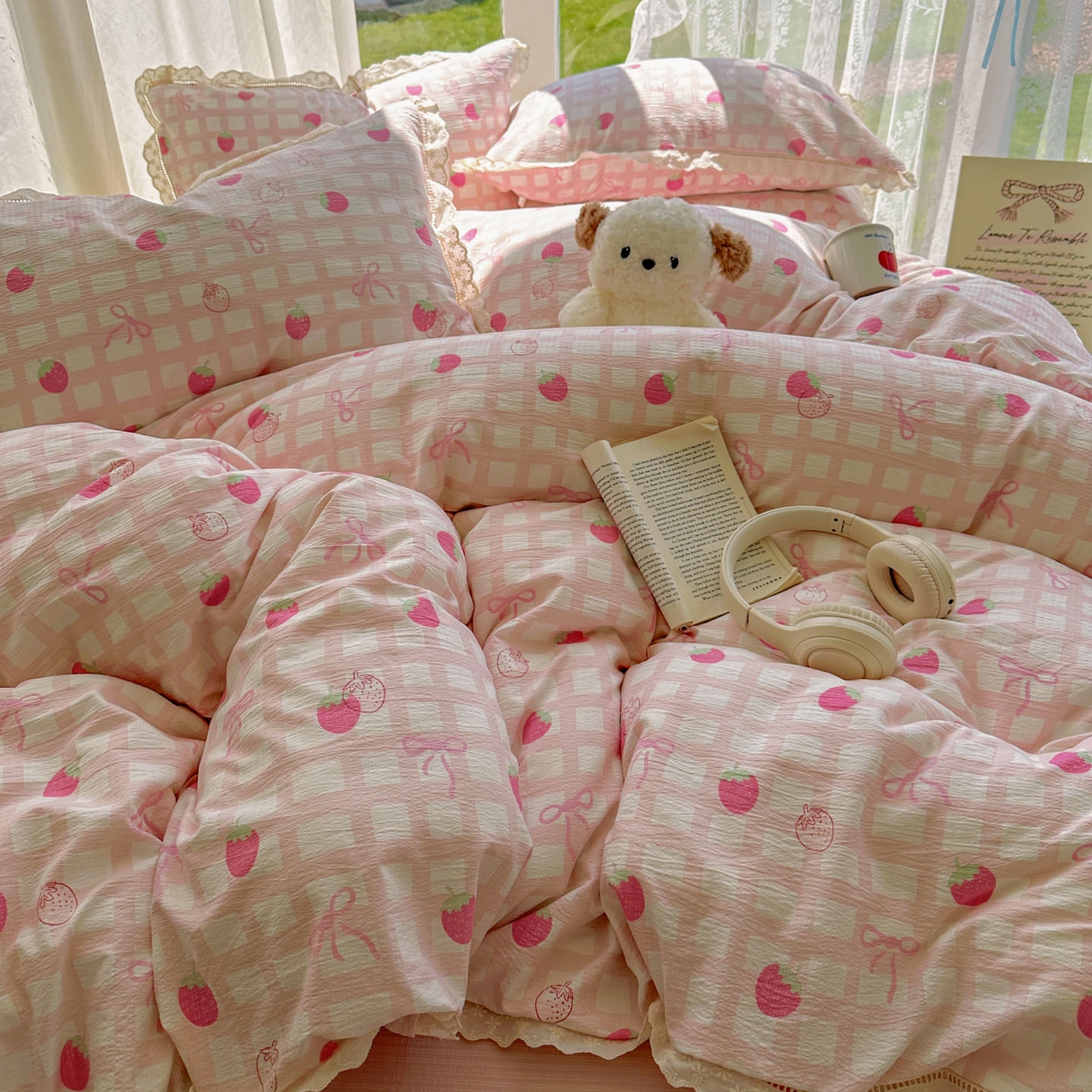 91家纺网 家纺一手货源 找家纺 颜选 2025新款全棉纯棉花边款四件套 全棉花边草莓蝴蝶结