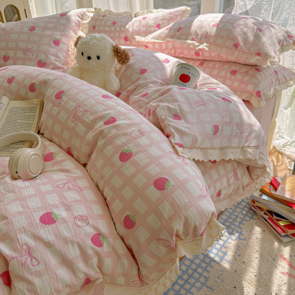 91家纺网 家纺一手货源 找家纺 颜选 2025新款全棉纯棉花边款四件套 全棉花边草莓蝴蝶结