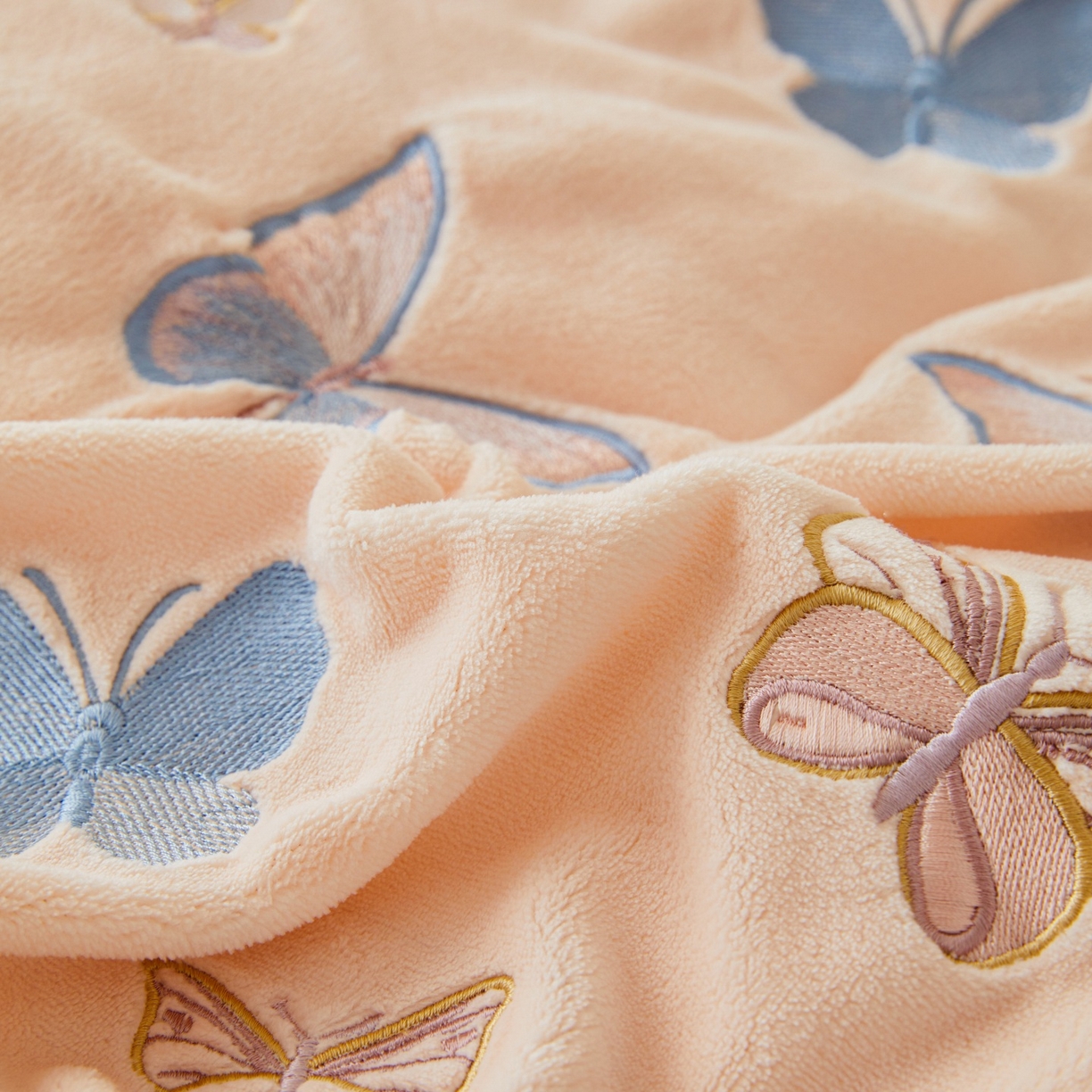 91家纺网 家纺一手货源 找家纺 （总）莱越家纺 2025新款亲肤舒适刺绣床盖四件套-蝶语