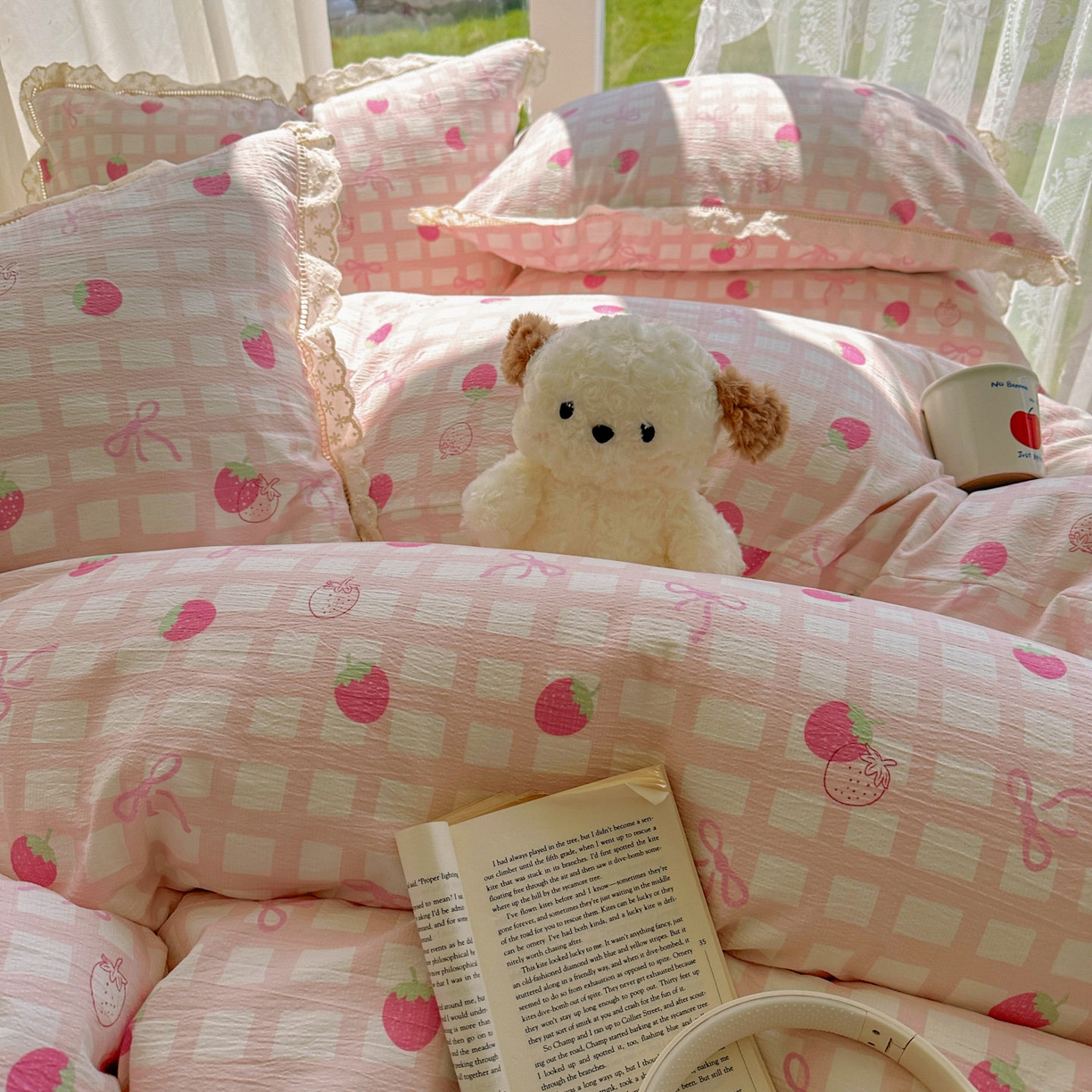 91家纺网 家纺一手货源 找家纺 颜选 2025新款全棉纯棉花边款四件套 全棉花边草莓蝴蝶结