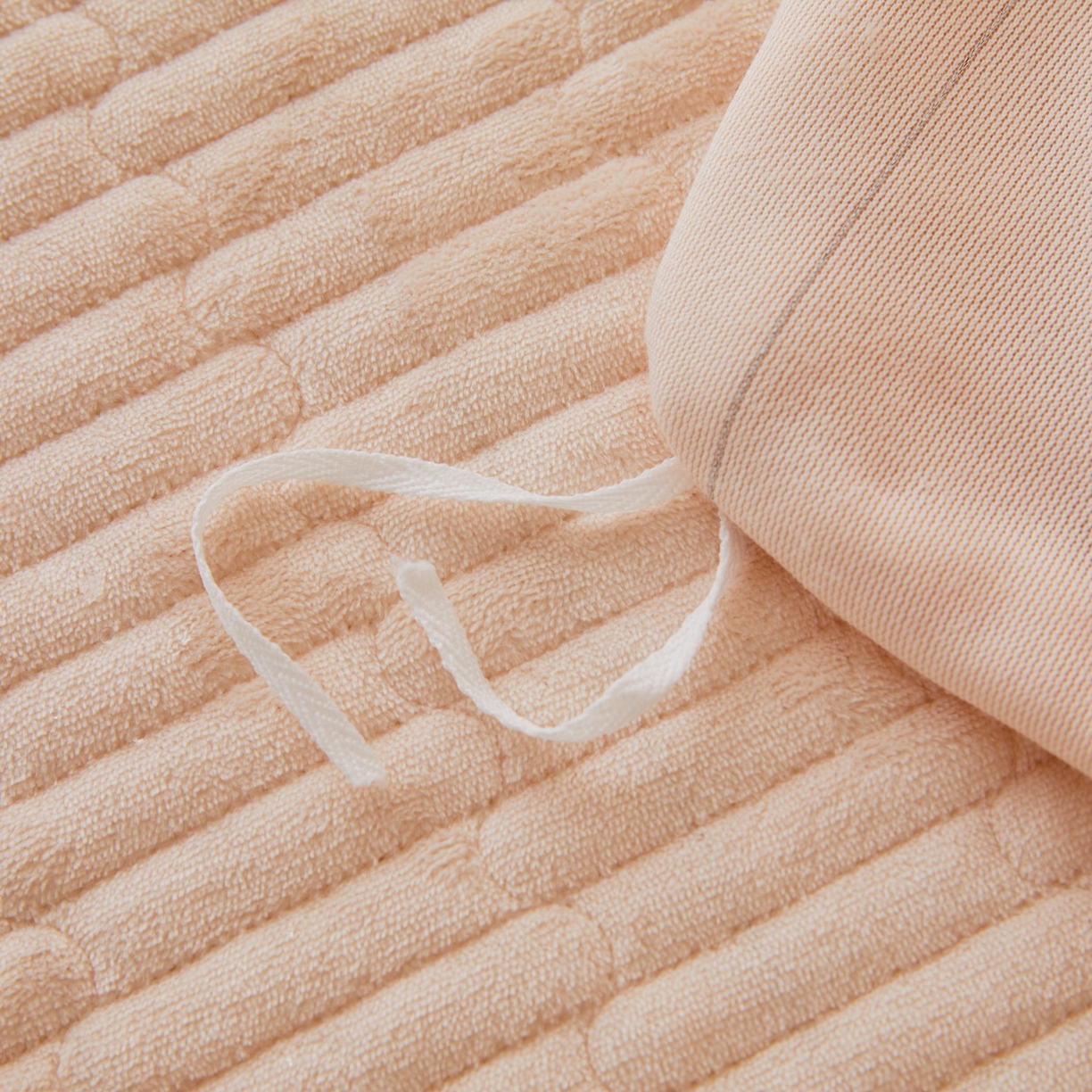 91家纺网 家纺一手货源 找家纺 （总）莱越家纺 2025新款亲肤舒适刺绣床盖四件套-蝶语