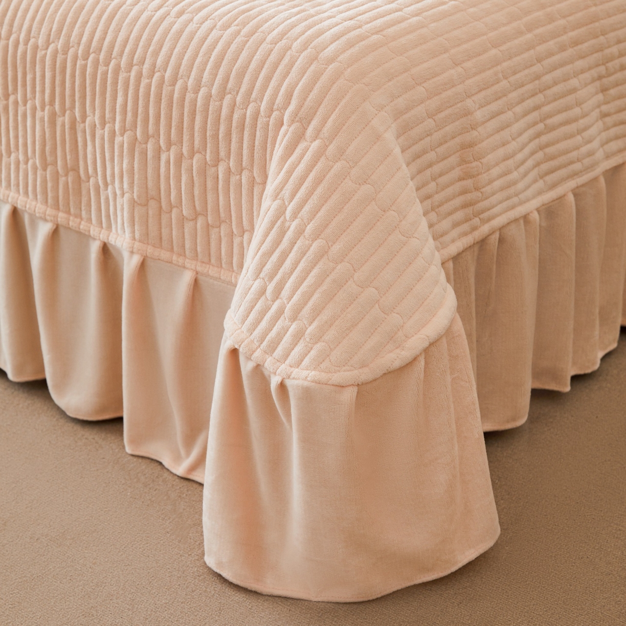 91家纺网 家纺一手货源 找家纺 （总）莱越家纺 2025新款亲肤舒适刺绣床盖四件套-蝶语