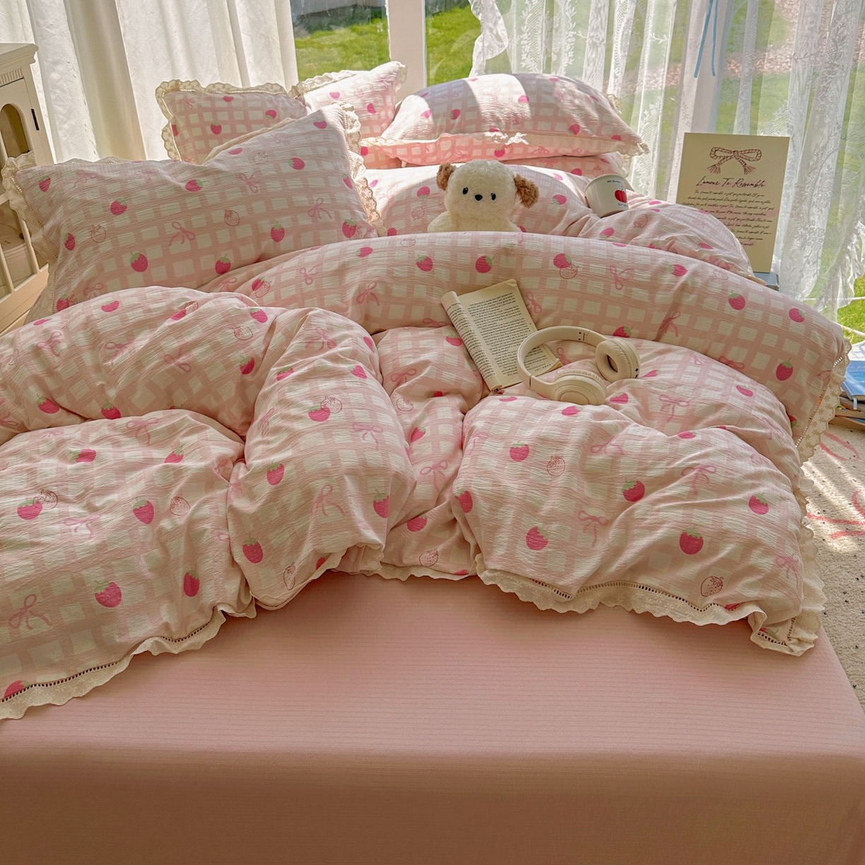 91家纺网 家纺一手货源 找家纺 颜选 2025新款全棉纯棉花边款四件套 全棉花边草莓蝴蝶结