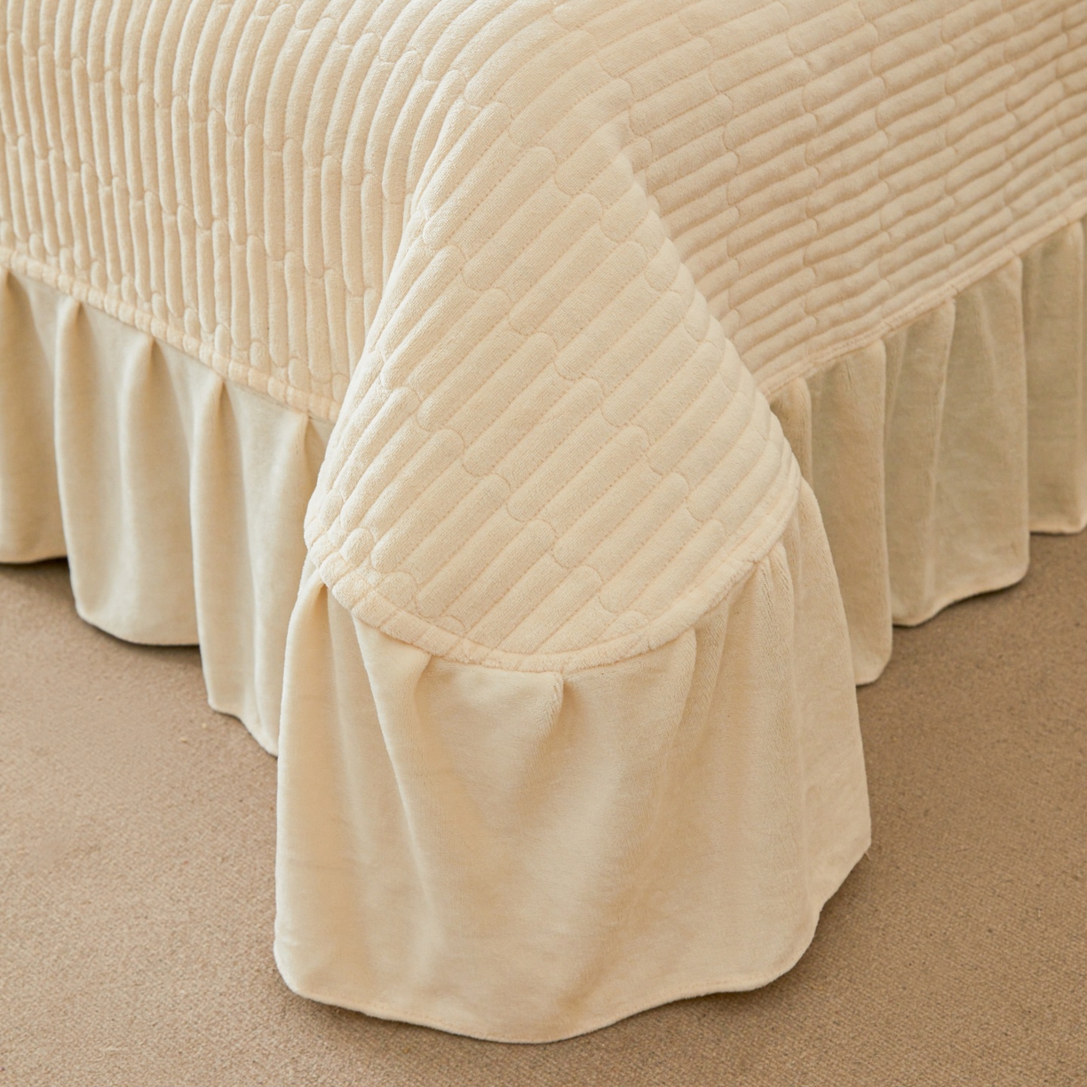 91家纺网 家纺一手货源 找家纺 莱越家纺 2025新款亲肤舒适刺绣床盖四件套-蝶语 【蝶语】米白