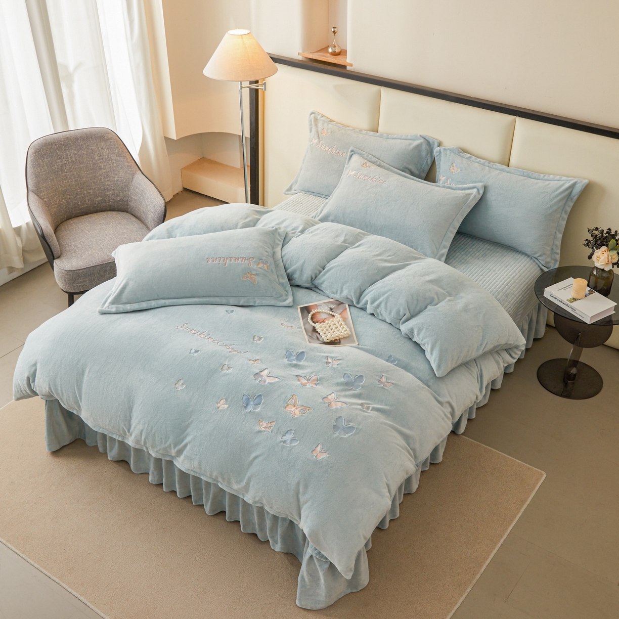 91家纺网 家纺一手货源 找家纺 莱越家纺 2025新款亲肤舒适刺绣床盖四件套-蝶语 【蝶语】天空蓝