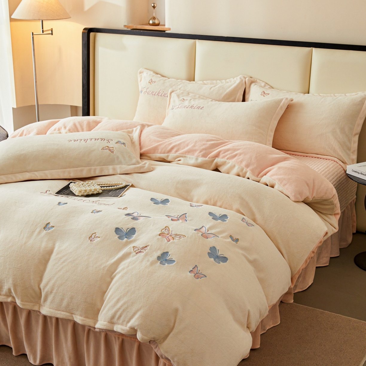 91家纺网 家纺一手货源 找家纺 莱越家纺 2025新款亲肤舒适刺绣床盖四件套-蝶语 【蝶语】米白+淡雅玉