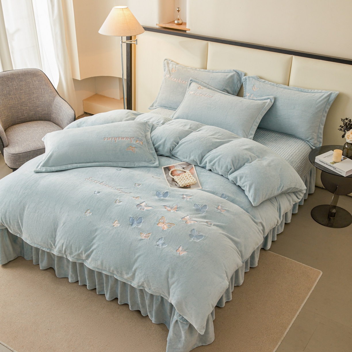 91家纺网 家纺一手货源 找家纺 莱越家纺 2025新款亲肤舒适刺绣床盖四件套-蝶语 【蝶语】天空蓝