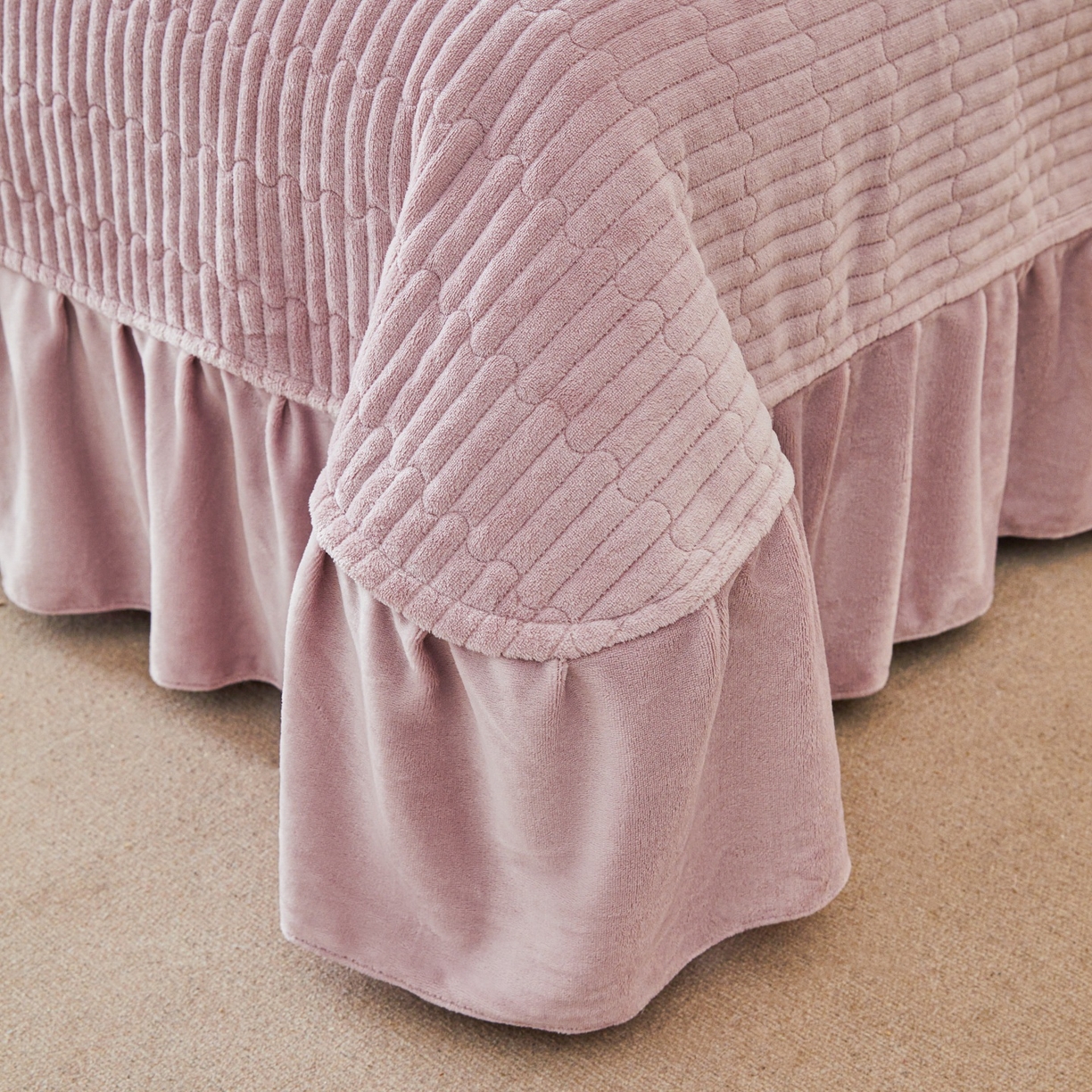 91家纺网 家纺一手货源 找家纺 莱越家纺 2025新款亲肤舒适刺绣床盖四件套-蝶语 【蝶语】典雅紫