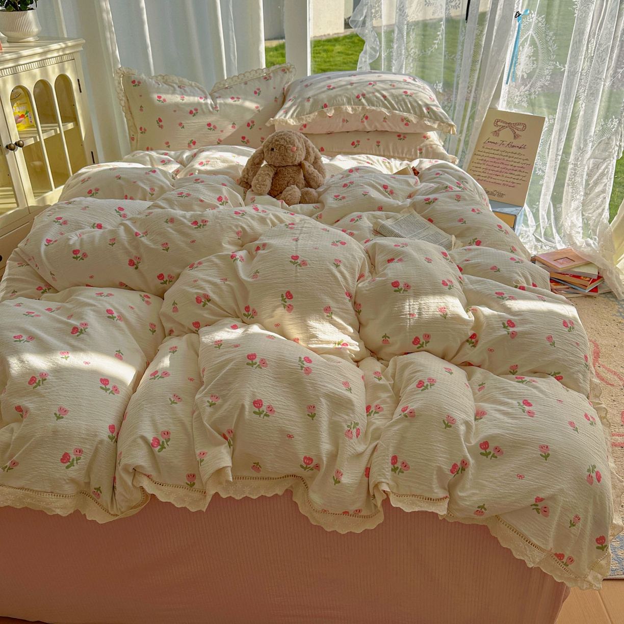 91家纺网 家纺一手货源 找家纺 颜选 2025新款全棉纯棉花边款四件套 全棉花边相思红豆