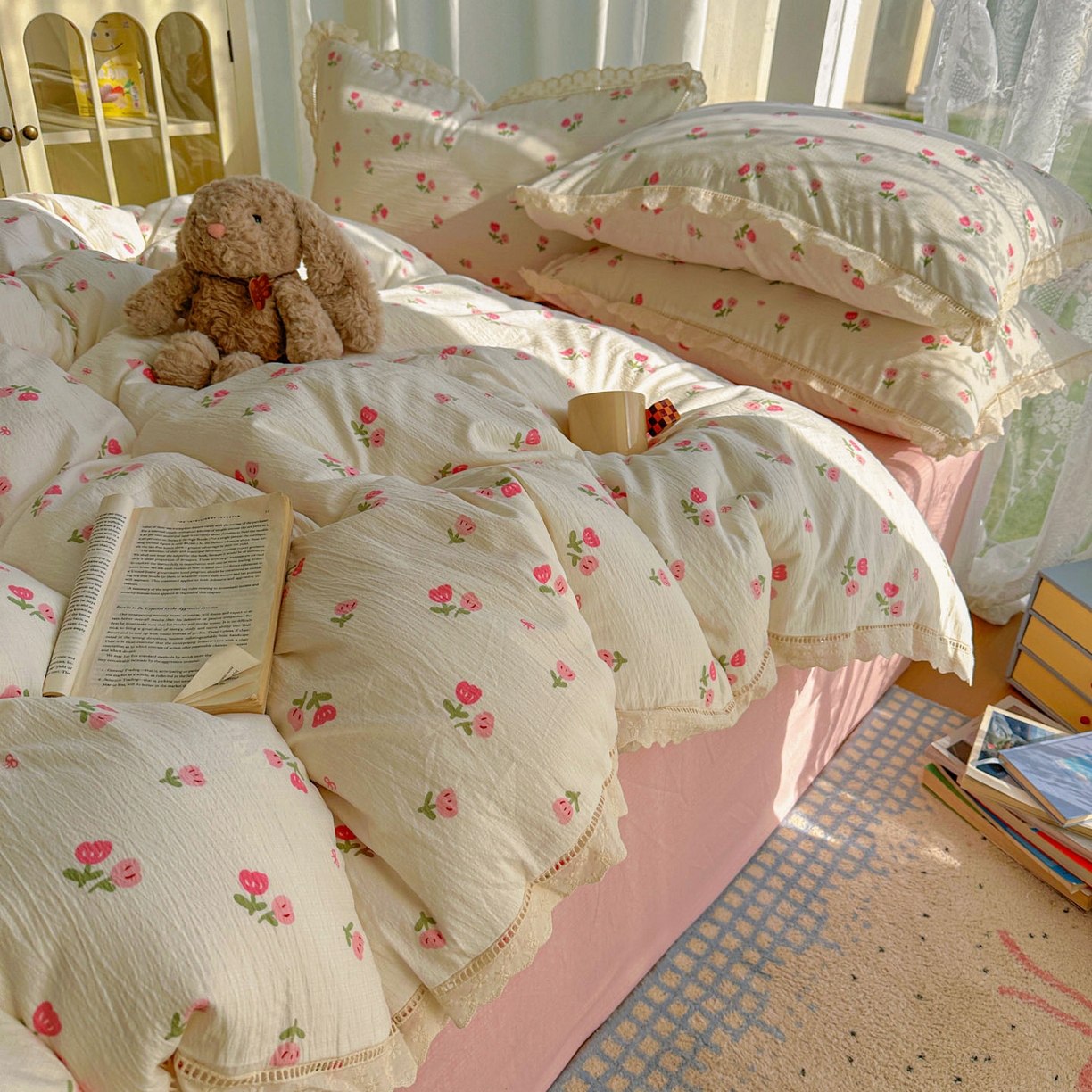 91家纺网 家纺一手货源 找家纺 颜选 2025新款全棉纯棉花边款四件套 全棉花边相思红豆