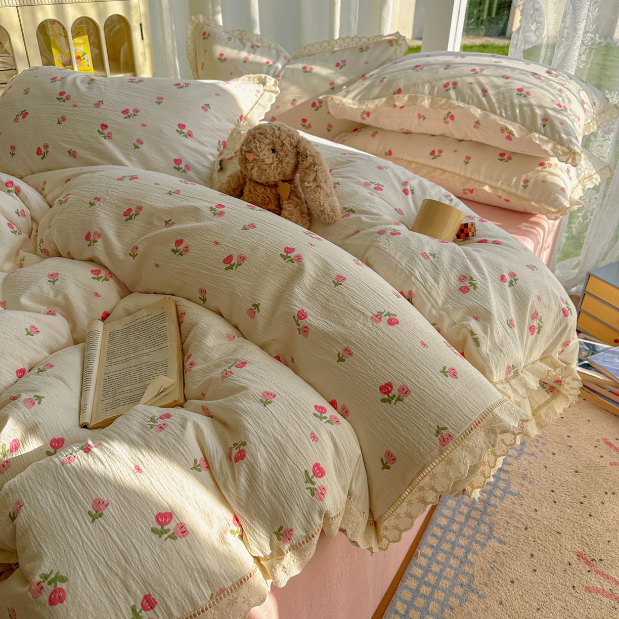 91家纺网 家纺一手货源 找家纺 颜选 2025新款全棉纯棉花边款四件套 全棉花边相思红豆