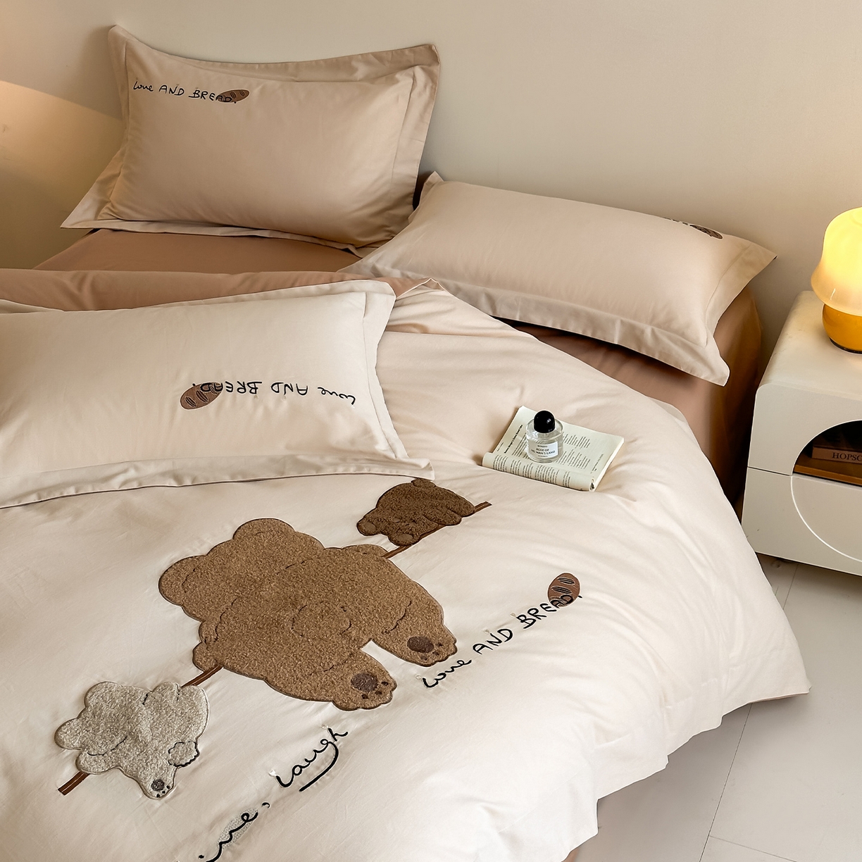 91家纺网 家纺一手货源 找家纺 （总）蓝邻家纺 2025新款全棉高支云柔棉刺绣四件套-萌系小熊风系列