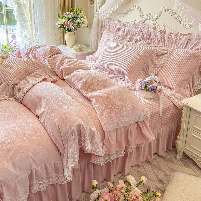 91家纺网 家纺一手货源 找家纺 （总）宜凡家纺 2025新款婴儿绒压花夹棉床盖四件套-香奈花园