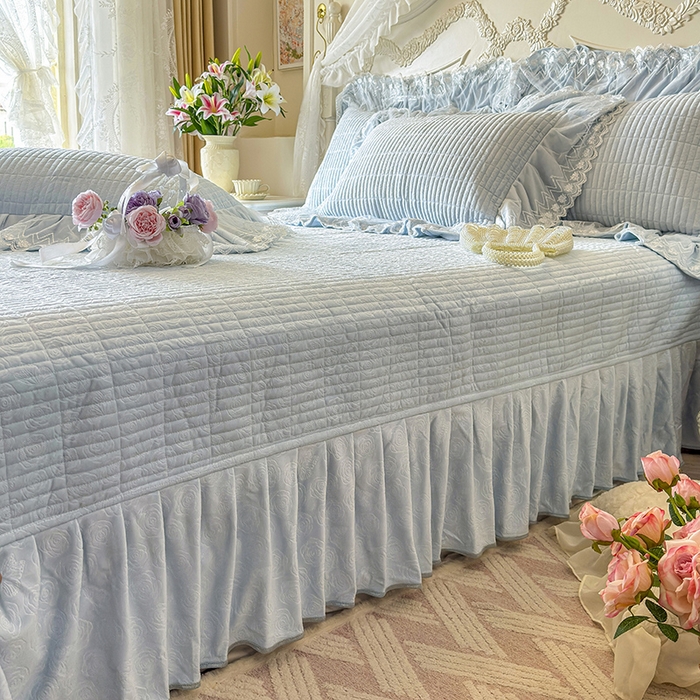 91家纺网 家纺一手货源 找家纺 宜凡家纺 2025新款婴儿绒压花夹棉床盖四件套-香奈花园 香奈花园-浅天蓝