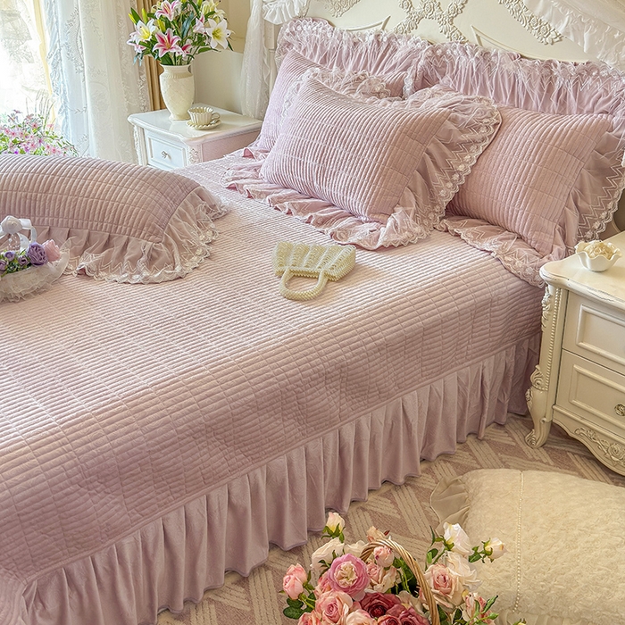 91家纺网 家纺一手货源 找家纺 宜凡家纺 2025新款婴儿绒压花夹棉床盖四件套-香奈花园 香奈花园-紫豆沙