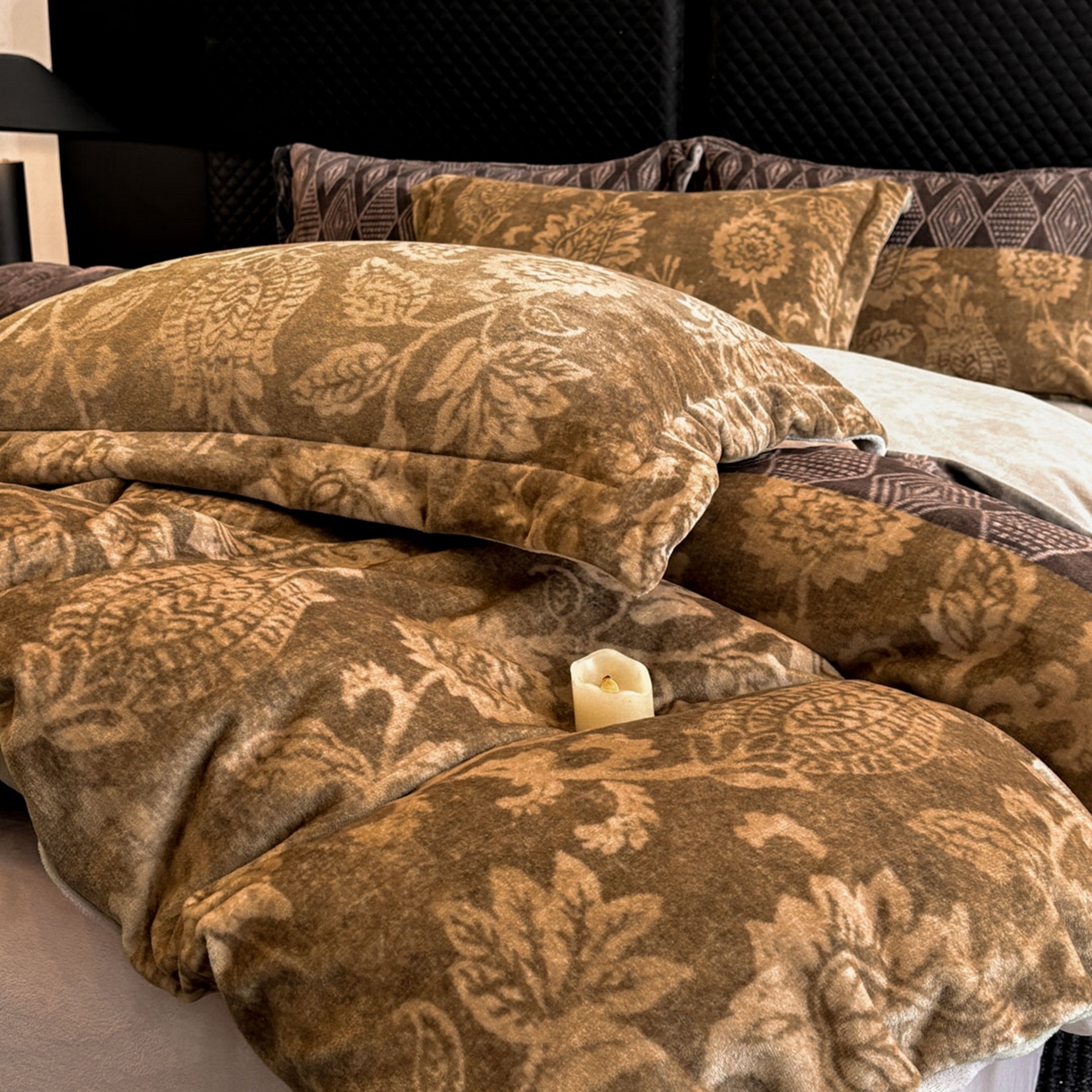 91家纺网 家纺一手货源 找家纺 首尔家纺 2025新款牛奶绒轻奢简约款四件套 优雅生活-驼