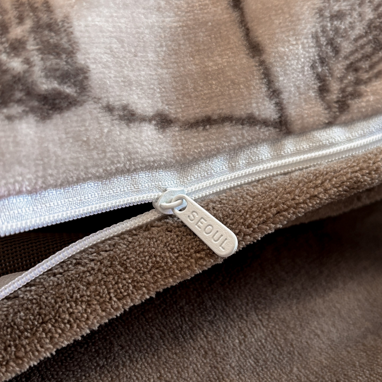 91家纺网 家纺一手货源 找家纺 首尔家纺 2025新款牛奶绒轻奢简约款四件套 雅之漫-米