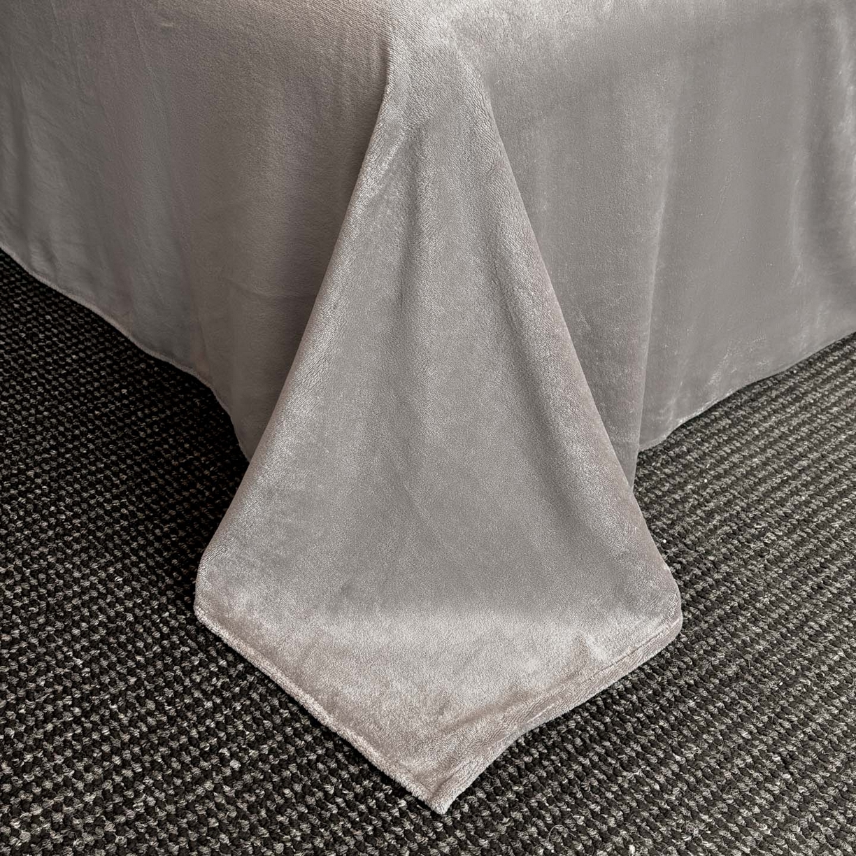 91家纺网 家纺一手货源 找家纺 首尔家纺 2025新款牛奶绒轻奢简约款四件套 雅之漫-咖