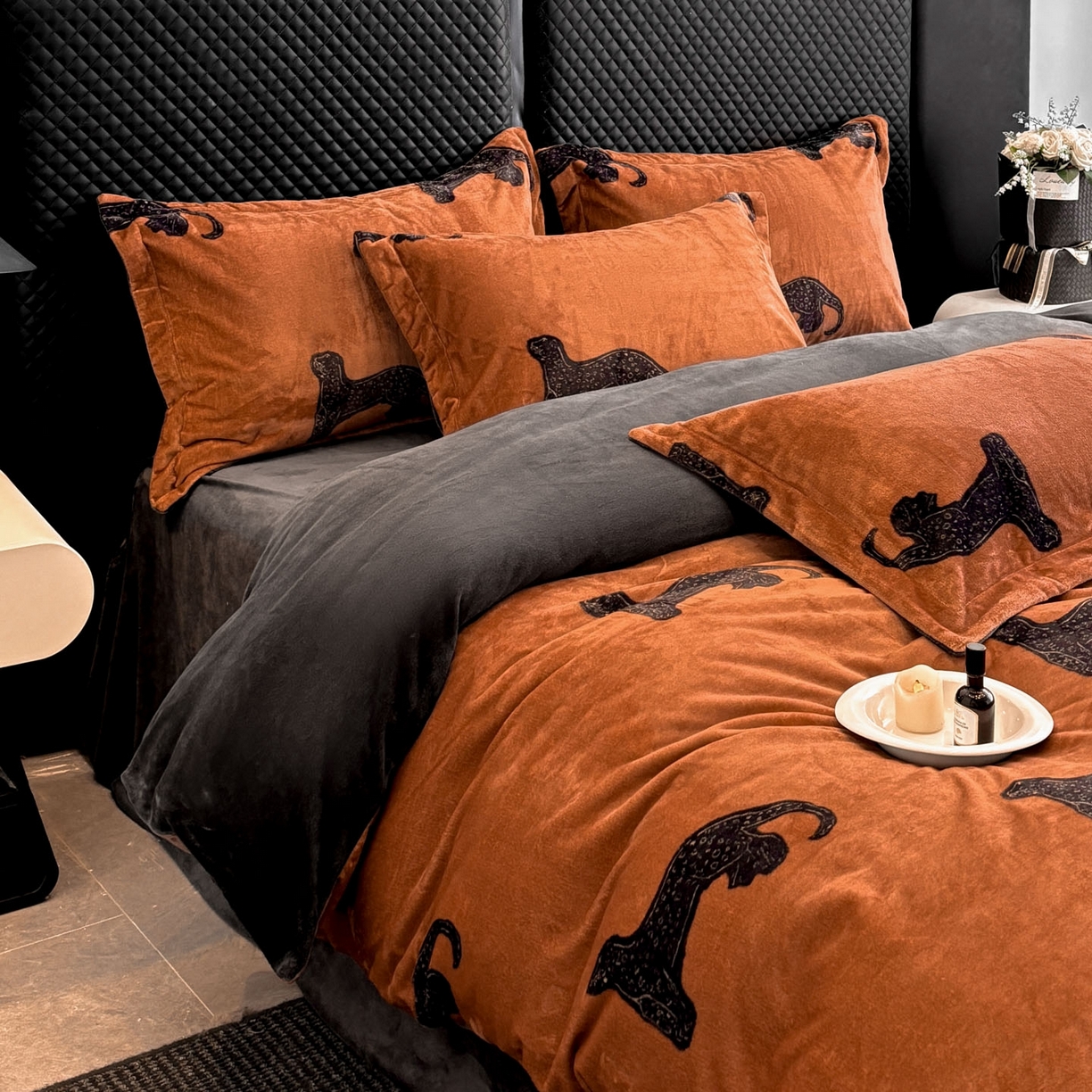 91家纺网 家纺一手货源 找家纺 首尔家纺 2025新款牛奶绒轻奢简约款四件套 传奇