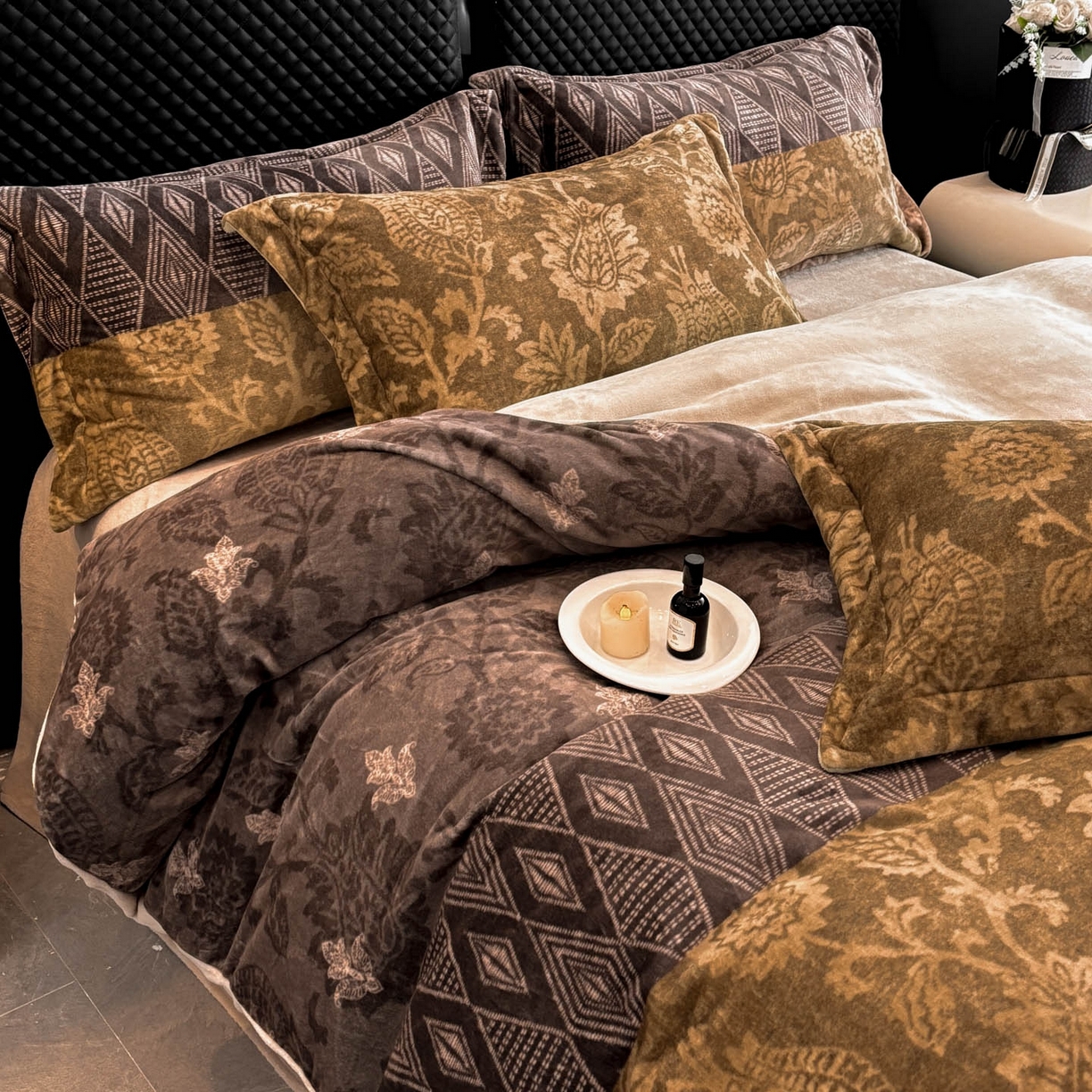 91家纺网 家纺一手货源 找家纺 首尔家纺 2025新款牛奶绒轻奢简约款四件套 优雅生活-驼