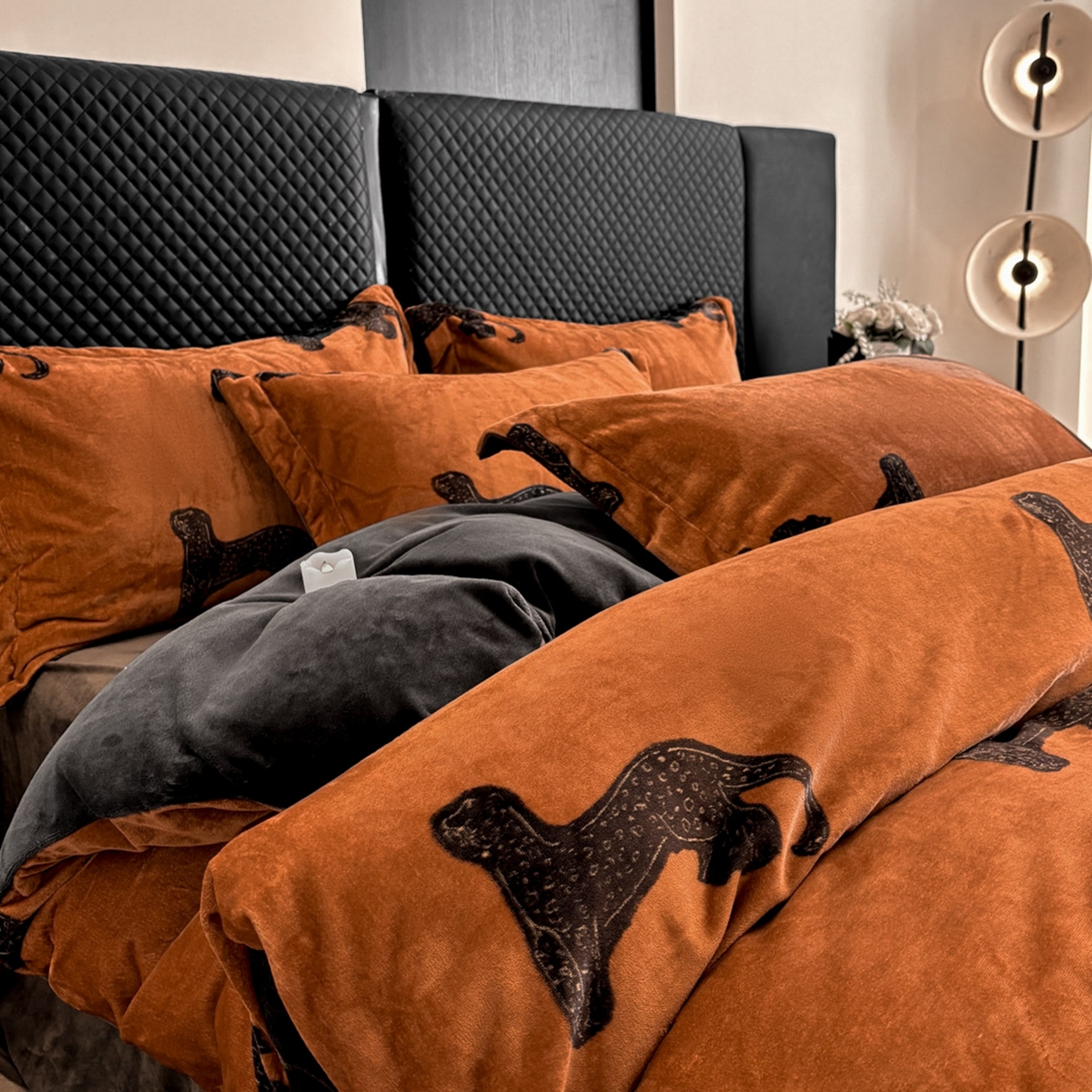 91家纺网 家纺一手货源 找家纺 首尔家纺 2025新款牛奶绒轻奢简约款四件套 传奇