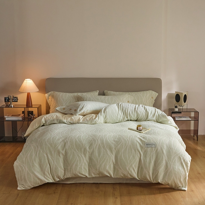 91家纺网 家纺一手货源 找家纺 绒城 绒城 2025新款 纽扣工艺230克雕花绒四件套牛奶绒四件套 - 曲线系列 曲线白