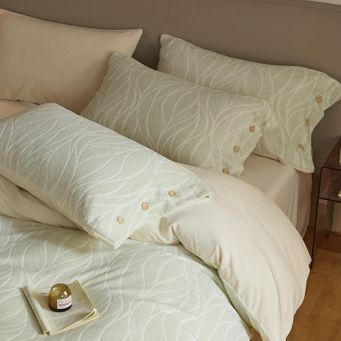 91家纺网 家纺一手货源 找家纺 绒城 绒城 2025新款 纽扣工艺230克雕花绒四件套牛奶绒四件套 - 曲线系列 曲线白