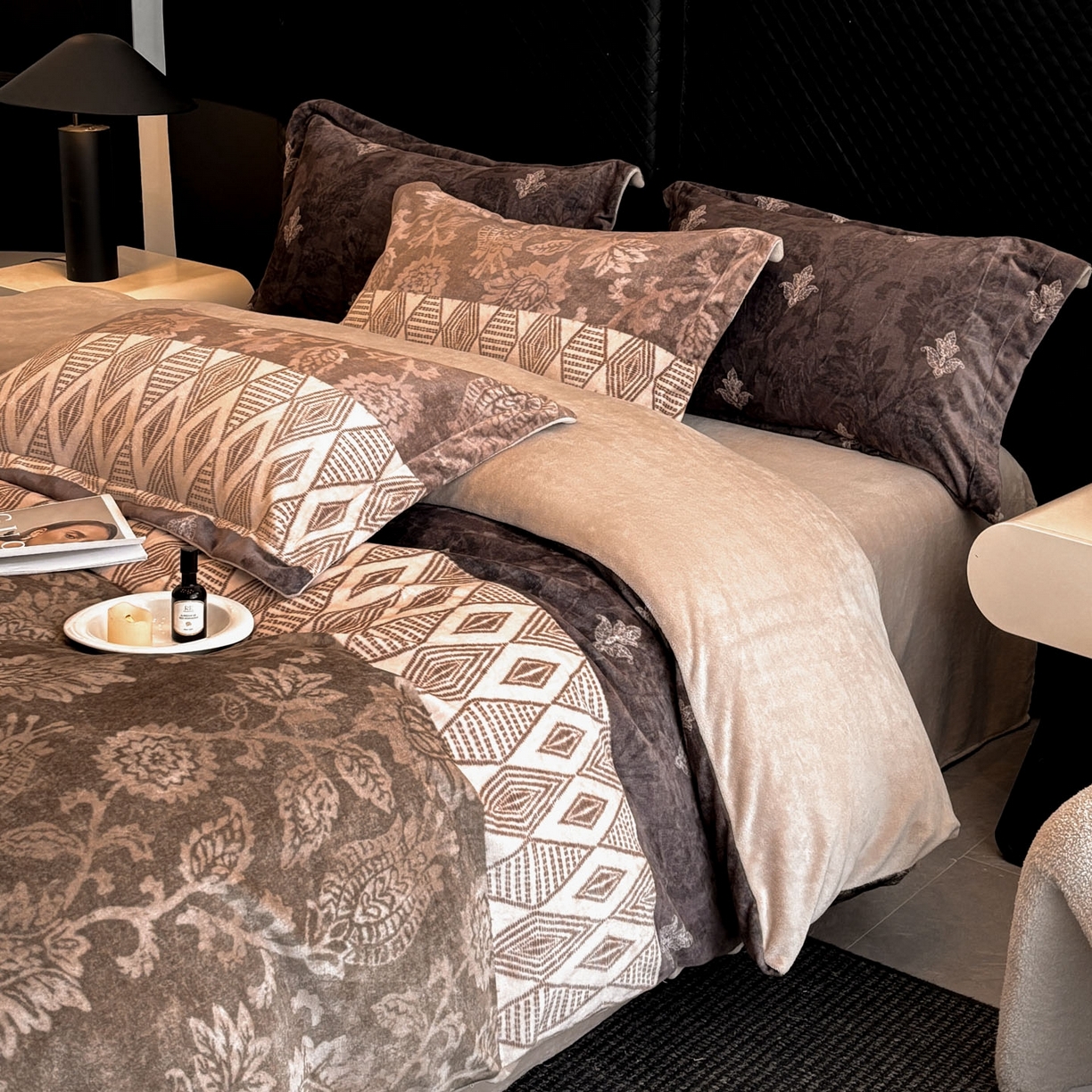 91家纺网 家纺一手货源 找家纺 首尔家纺 2025新款牛奶绒轻奢简约款四件套 优雅生活-咖